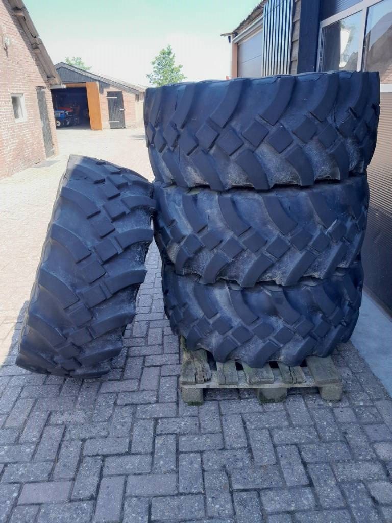 Manitou wielen banden 445/65R22.5 set MRT 2150