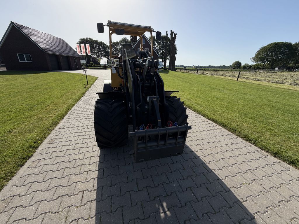 Eurotrac W13-F rops
