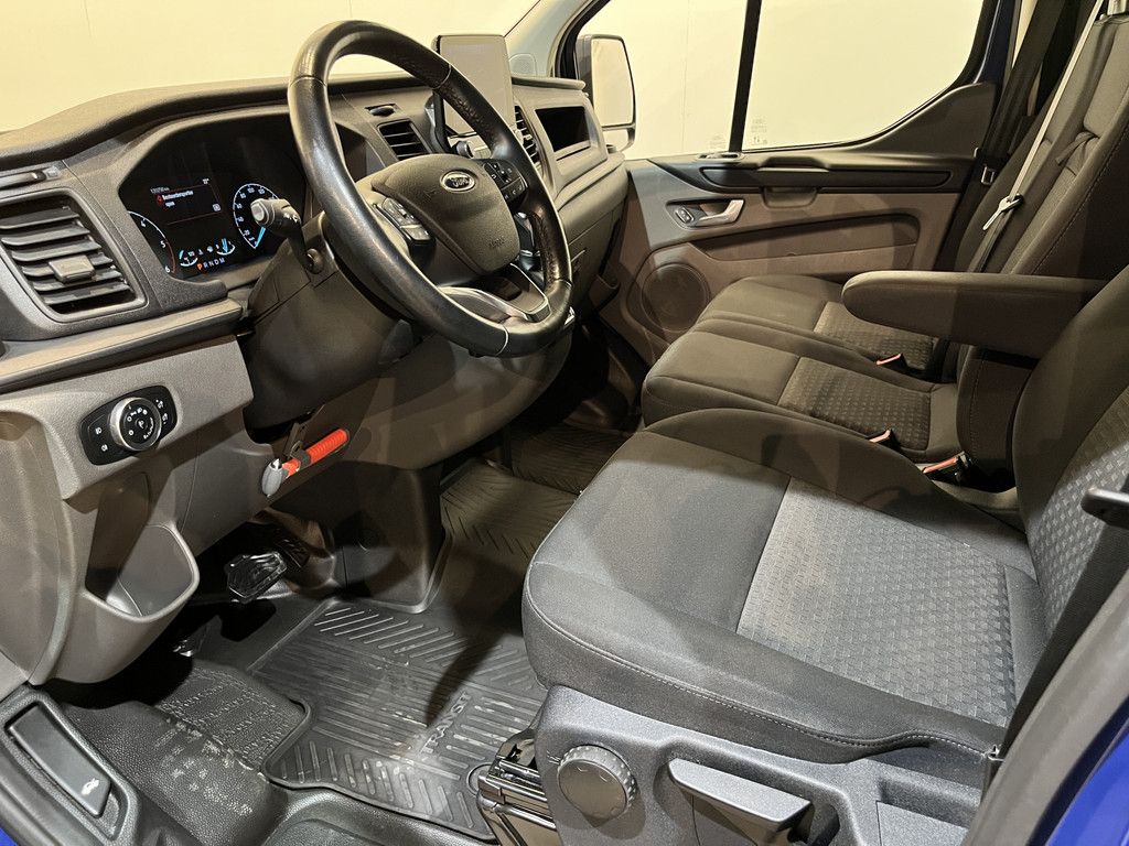 Ford Transit Custom 280 2.0 TDCI L1H1 Trend 130 PK Automaat / Euro 6 / Schuifdeur L + R / Airco / CarPlay / Cruise Control Adap. / Trekhaak / Navigatie / 3-Zits