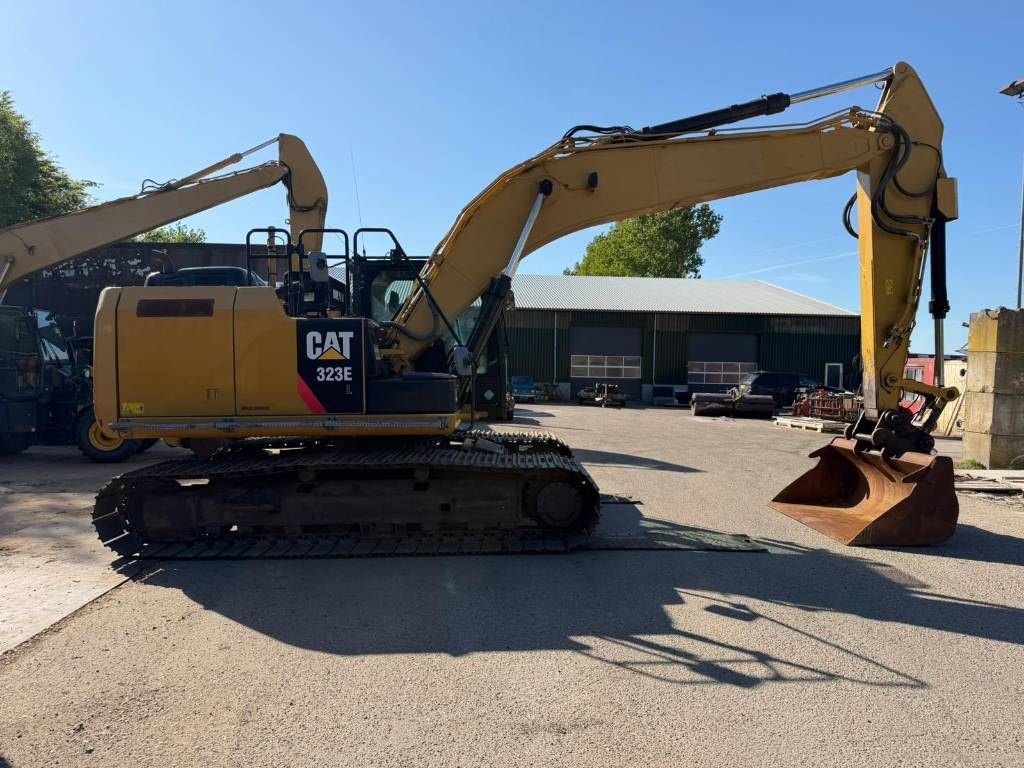 CAT 323 EL