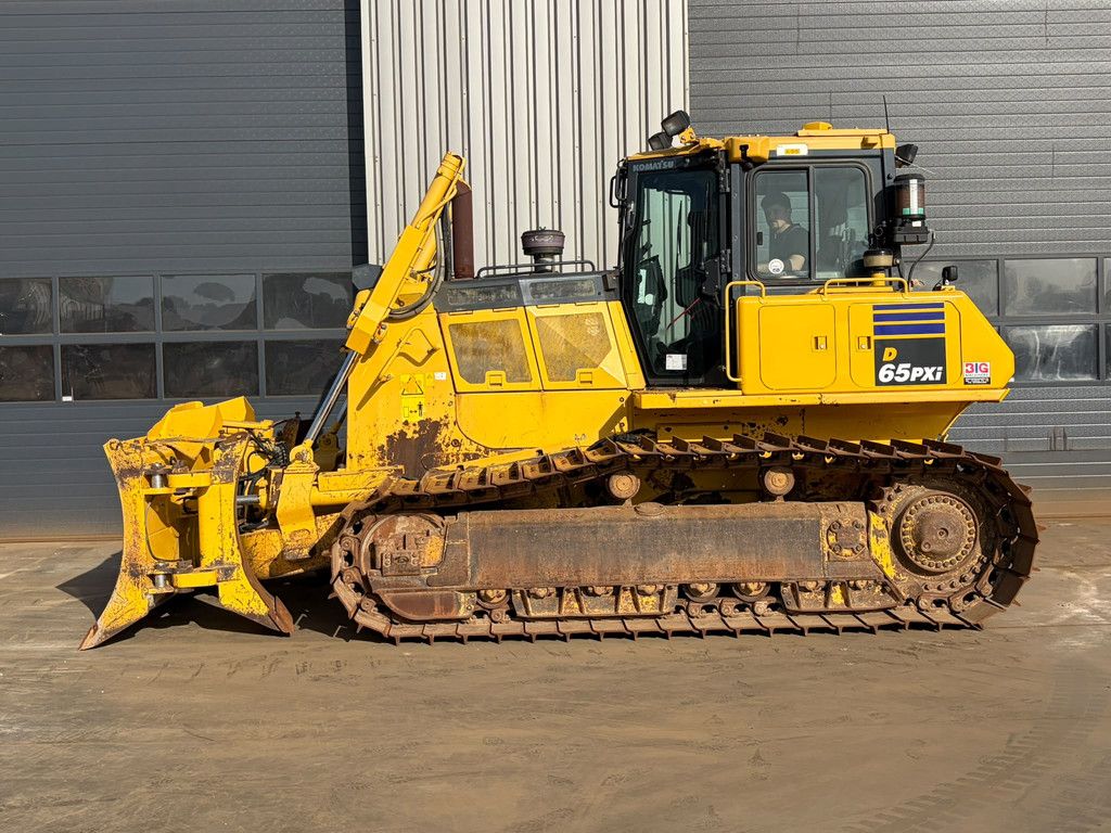 Komatsu D65PXi-18