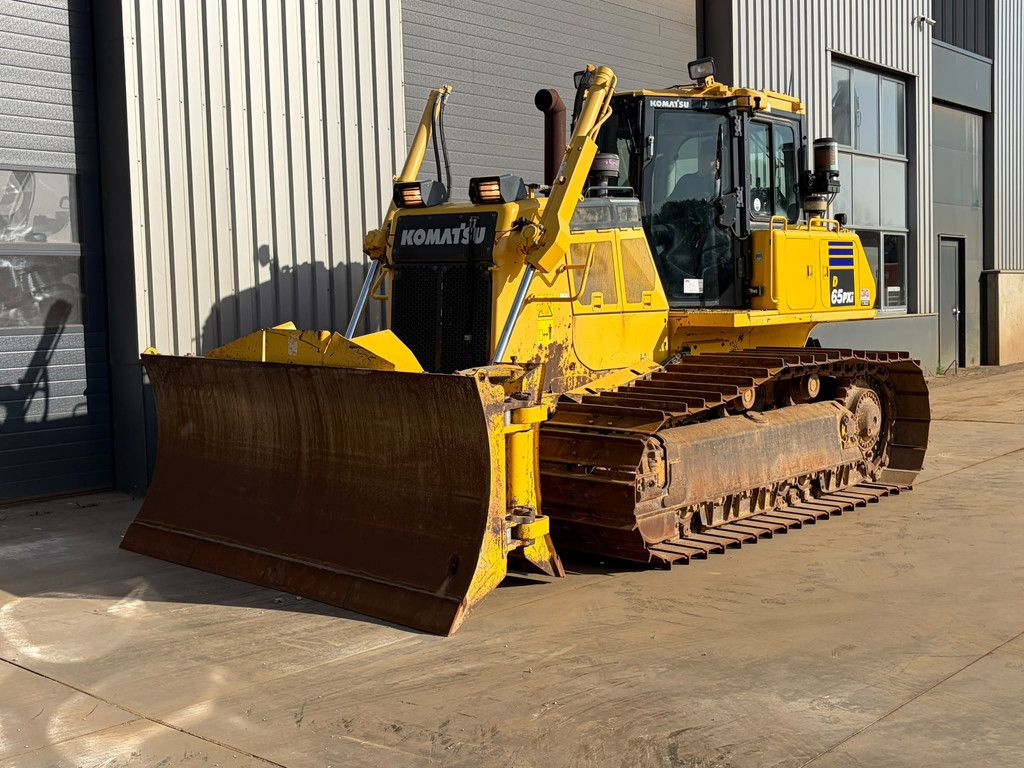 Komatsu D65PXi-18