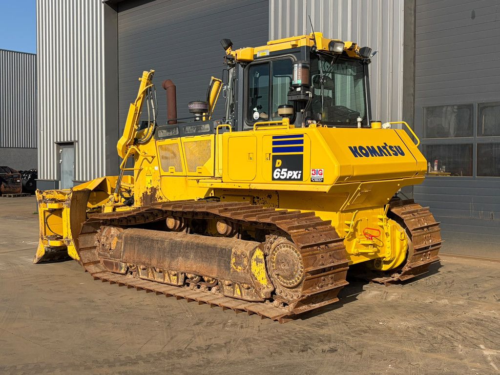 Komatsu D65PXi-18