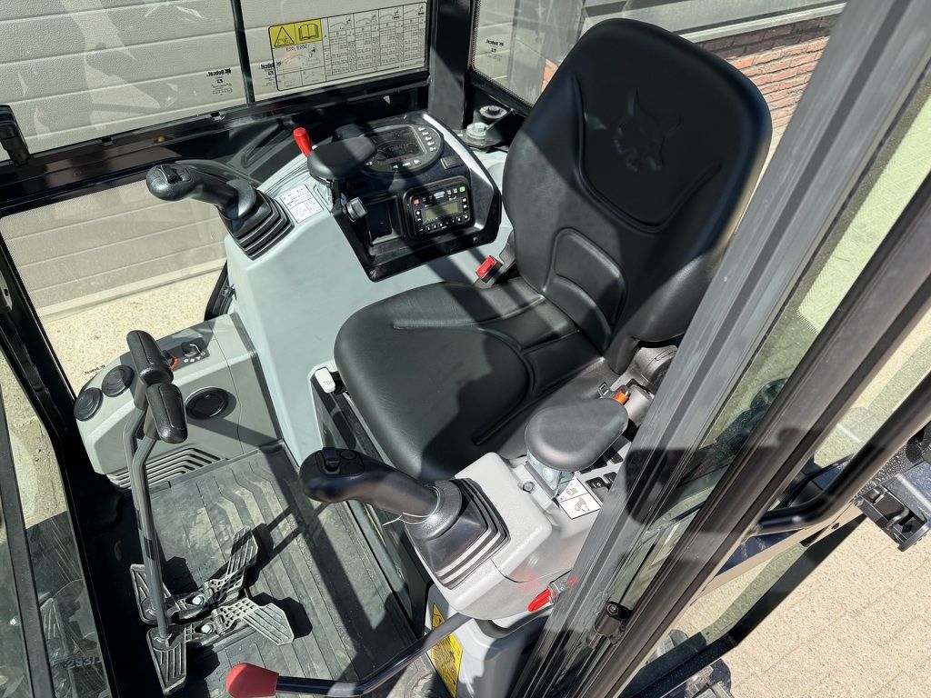 Bobcat E20 z minigraver binnendraaier NIEUW