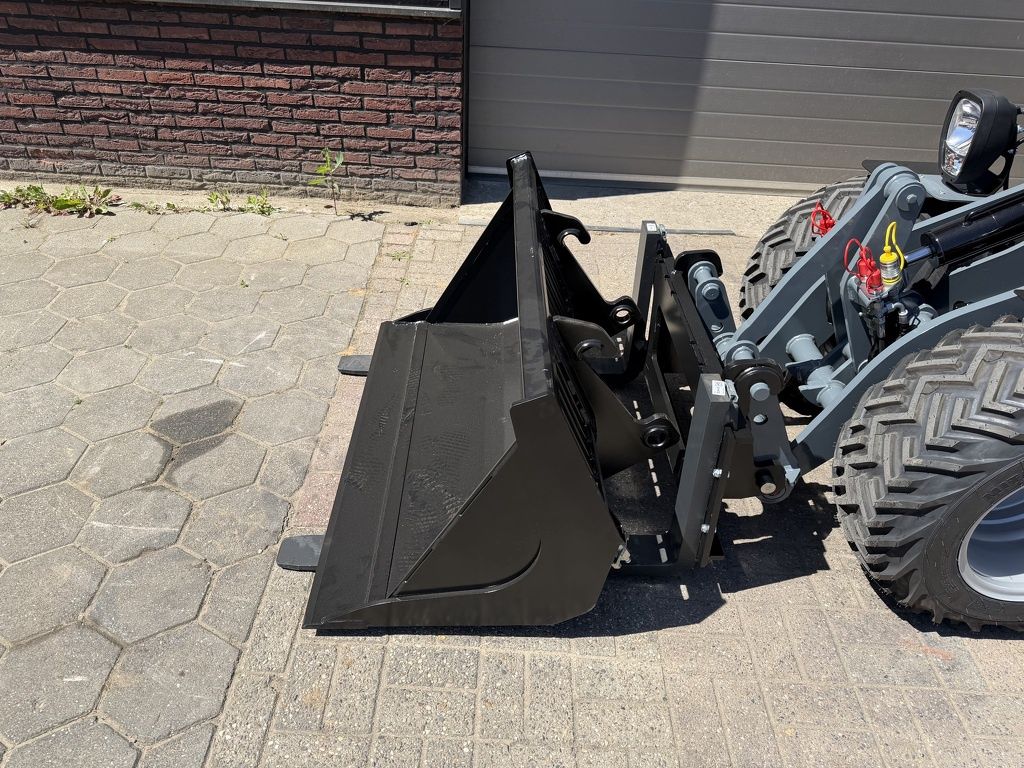 Giant G1500L HD X-tra minishovel / kniklader DEMO