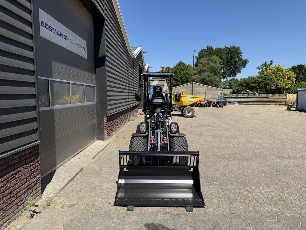 Giant G1500L HD X-tra minishovel / kniklader DEMO