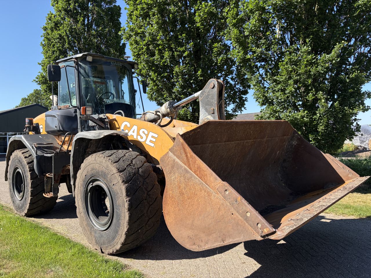 Case 821 g