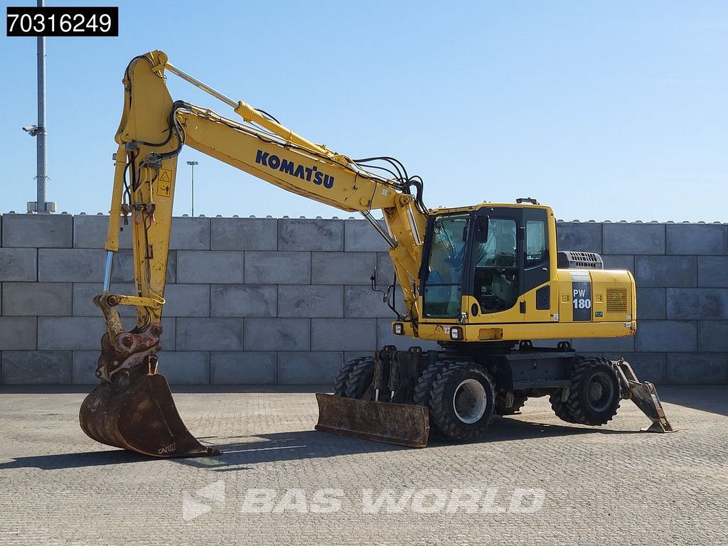 Komatsu PW180 -7E0 OUTRIGGERS + BLADE