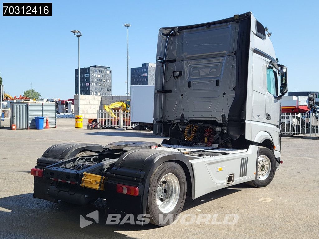 Mercedes Actros 1963 4X2 Gigaspace Retarder Hydraulic Alcoa's Full-Air Xenon Navi ACC Leder