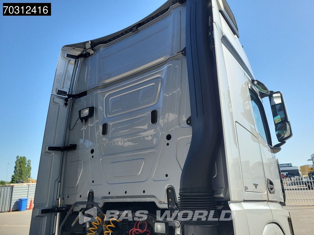 Mercedes Actros 1963 4X2 Gigaspace Retarder Hydraulic Alcoa's Full-Air Xenon Navi ACC Leder