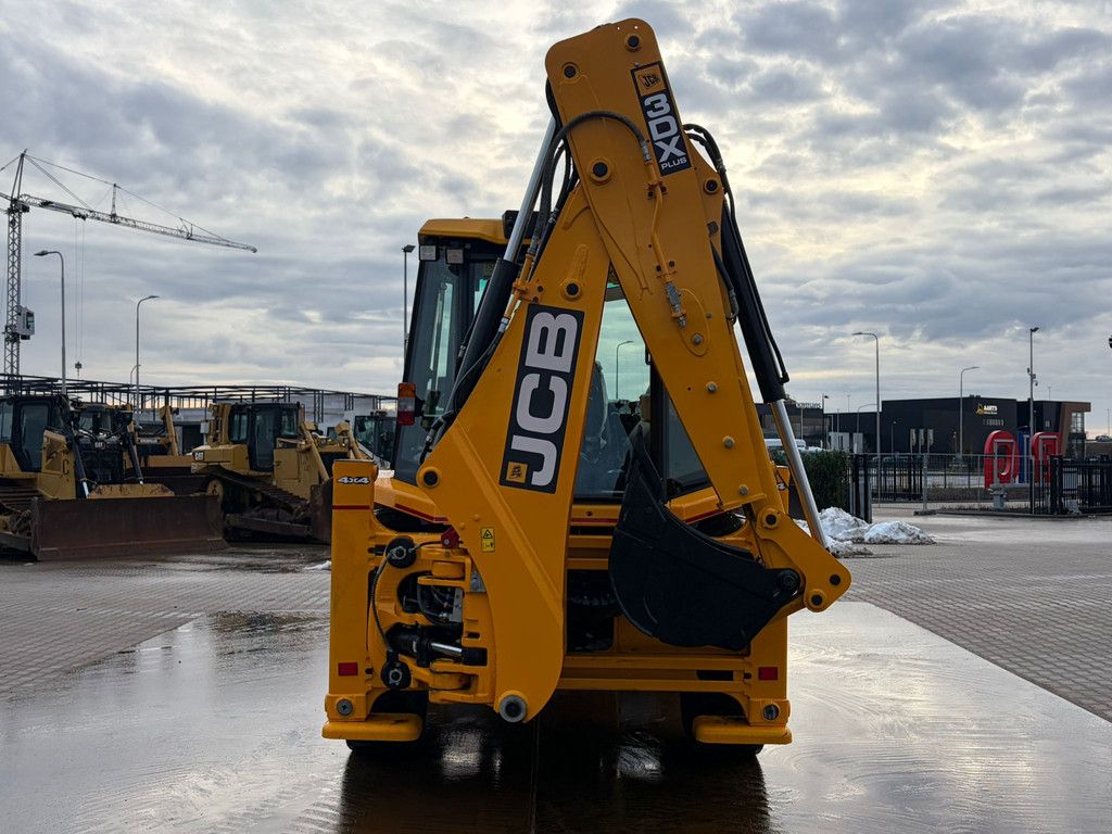 JCB 3DX 4x4 Telescopic boom, 6-1 bucket, AC Cabin Hammerlines