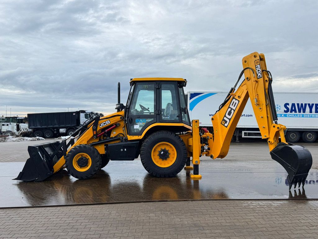 JCB 3DX 4x4 Telescopic boom, 6-1 bucket, AC Cabin Hammerlines