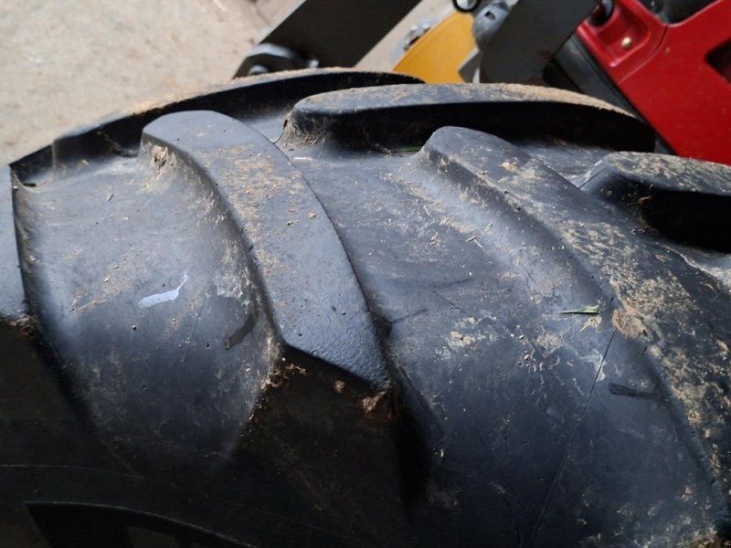 Massey Ferguson 5711 SL