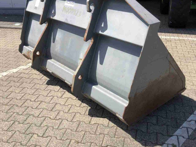 Kramer Schaufel 2400mm mit Wendemesser