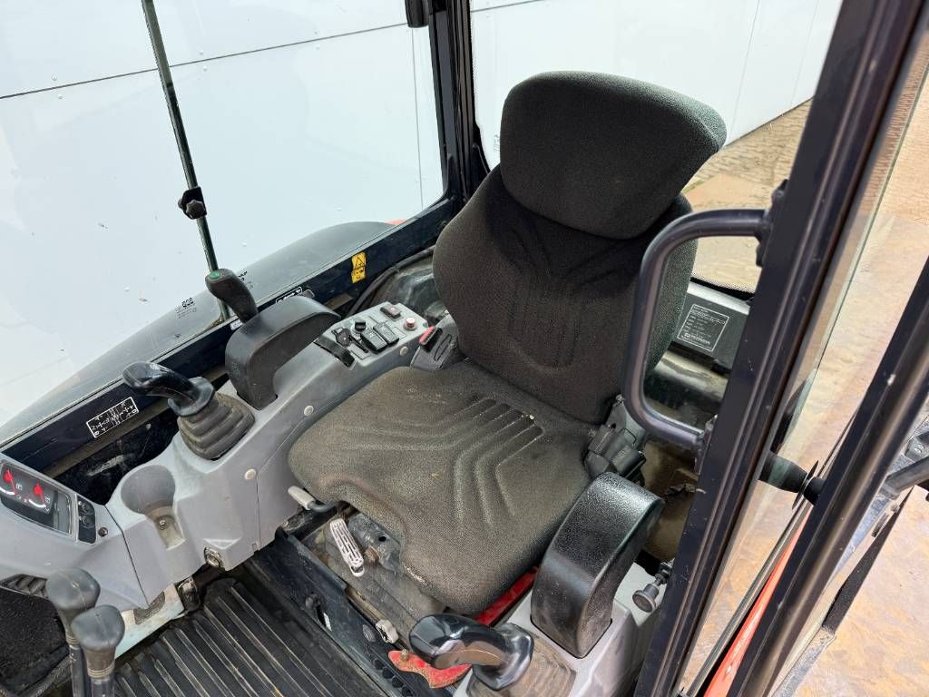 Kubota KX027-4 - Hammer Lines / Quick Coupler