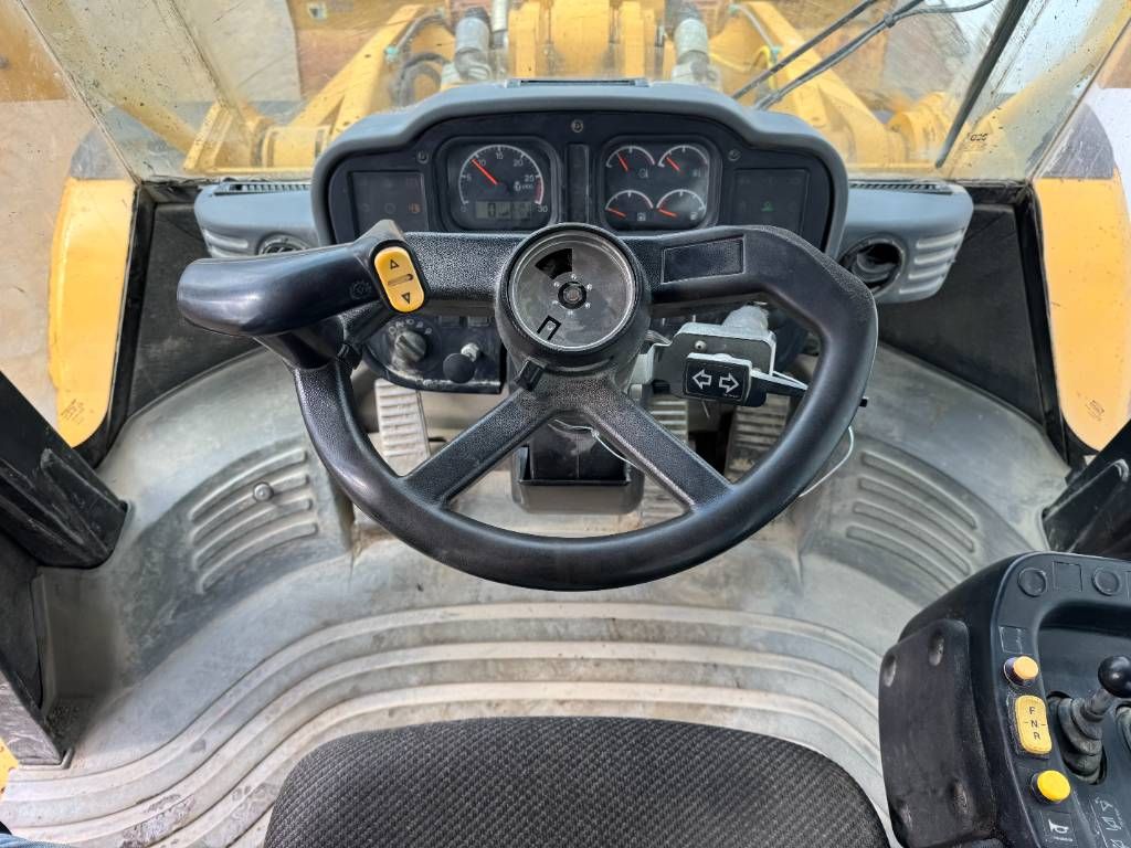 CAT 972H - Good Tyres / Quick Coupler