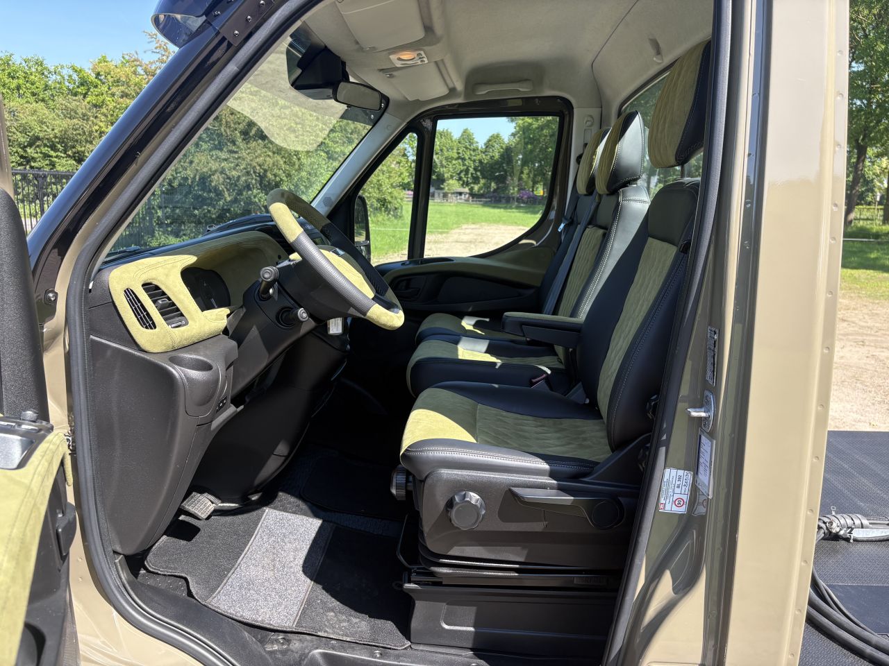 Be trekker Iveco Daily 40C18 Hi Matic automaat euro 6 (105.900KM