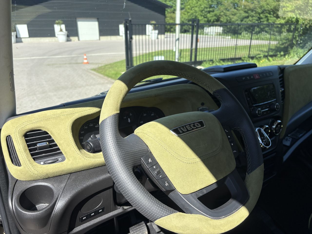 Be trekker Iveco Daily 40C18 Hi Matic automaat euro 6 (105.900KM
