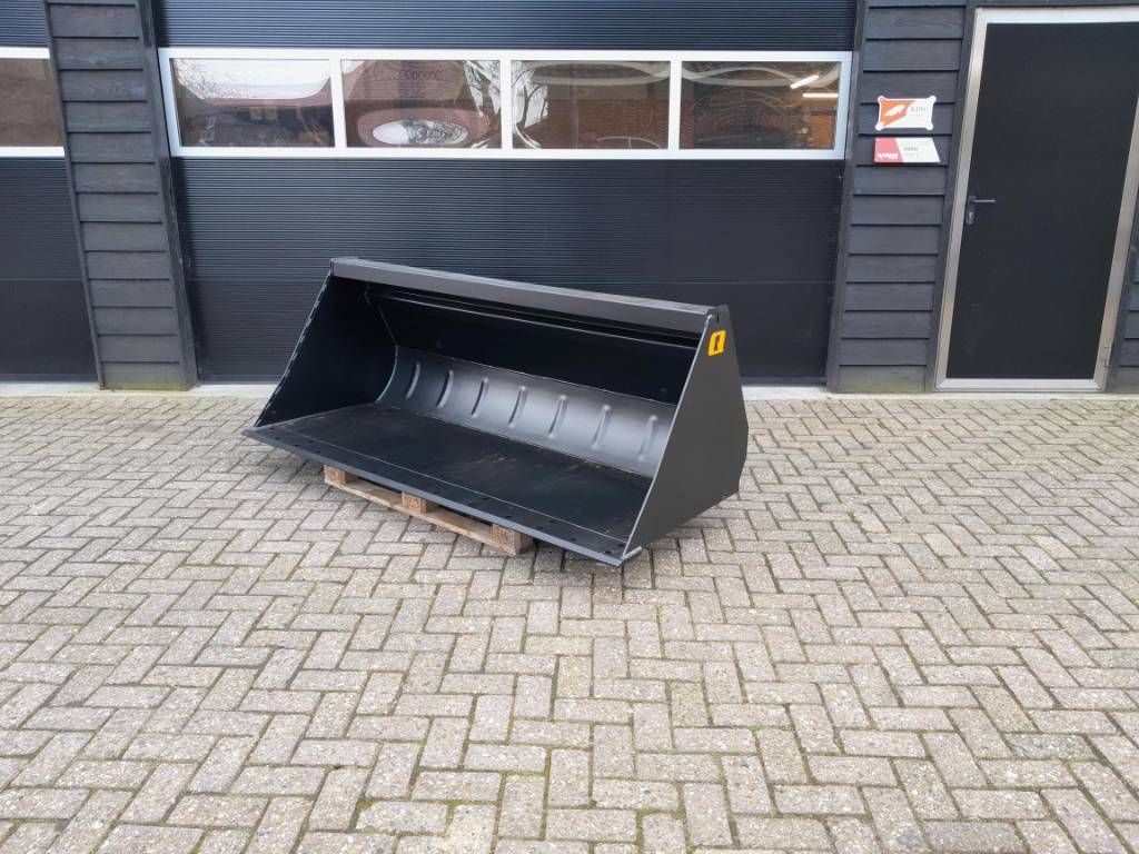 Manitou Grondbak 220cm breed NIEUW