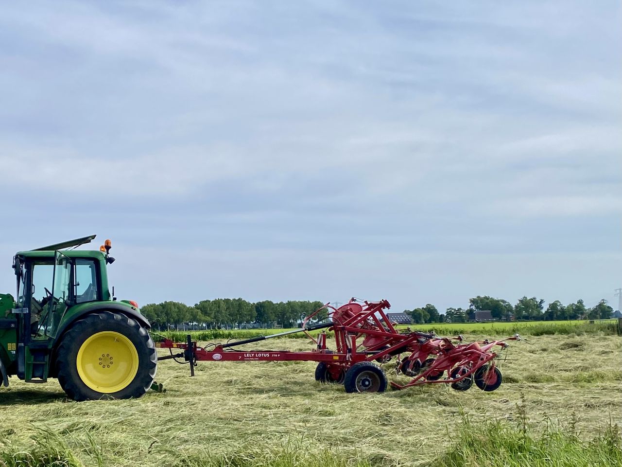 LELY LOTUS 770 P met transport onderstel - trekhaak