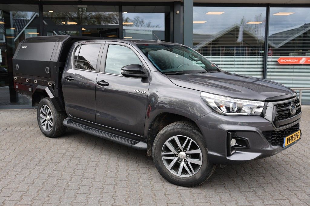 Toyota Hilux 2.4 D-4D DUBBEL CABINE BE TREKKER LIMITED A/T VAN 5 ZITS VAN