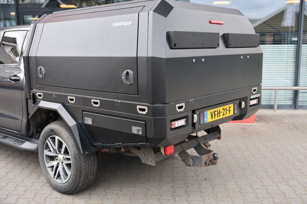 Toyota Hilux 2.4 D-4D DUBBEL CABINE BE TREKKER LIMITED A/T VAN 5 ZITS VAN