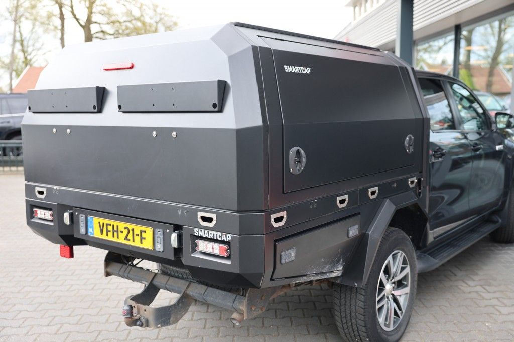 Toyota Hilux 2.4 D-4D DUBBEL CABINE BE TREKKER LIMITED A/T VAN 5 ZITS VAN