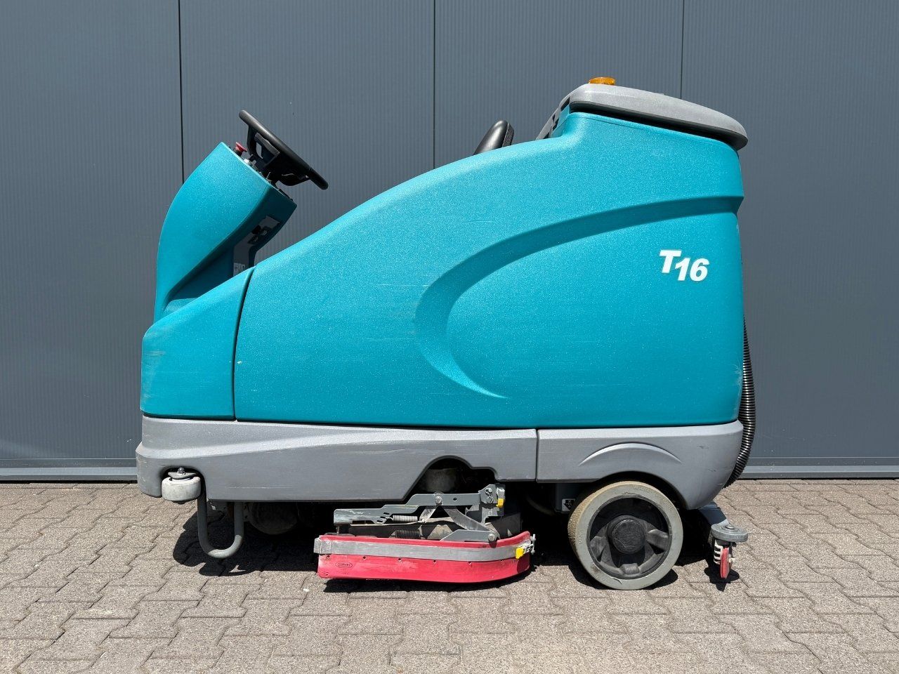 Tennant T16