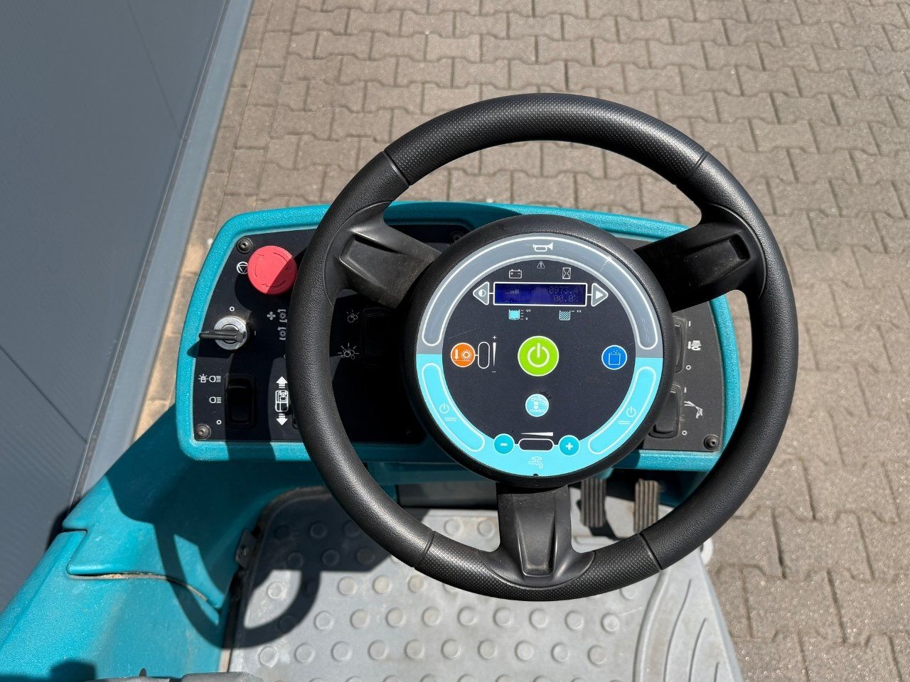 Tennant T16