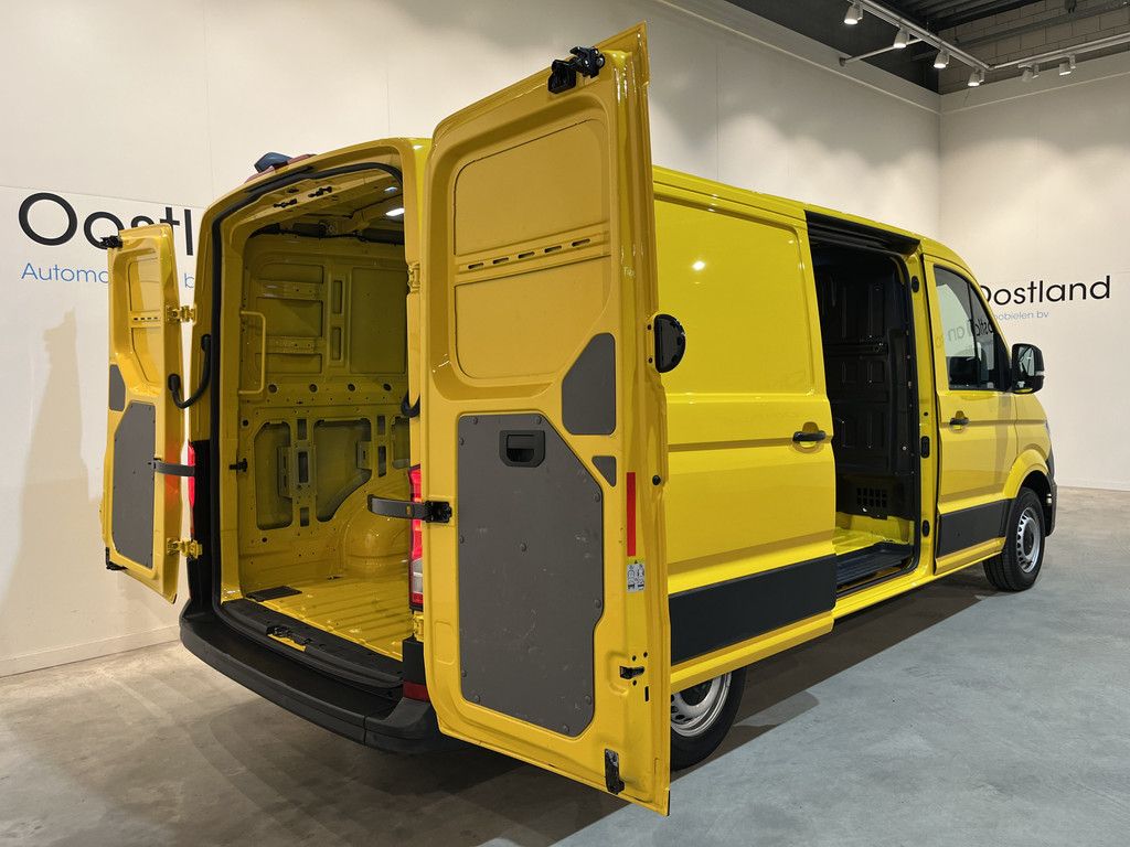 Volkswagen Crafter 35 2.0 TDI L3H2 140 PK / Euro 6 / 3.000 KG Trekgewicht / Airco / Camera / Carplay