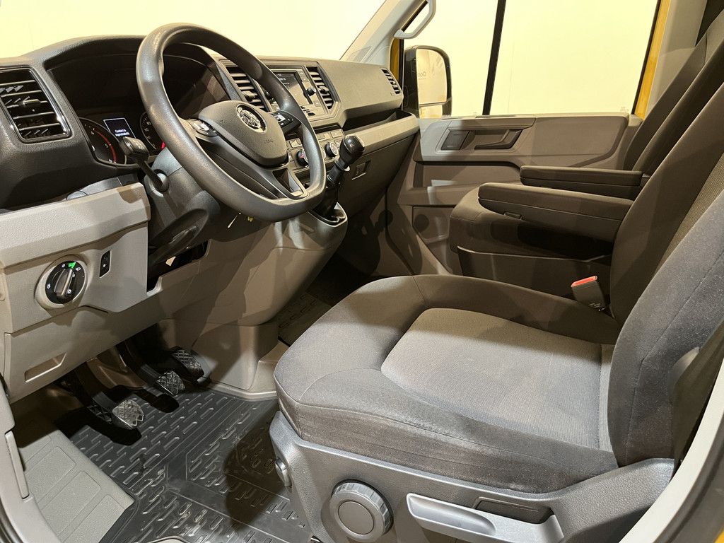 Volkswagen Crafter 35 2.0 TDI L3H2 140 PK / Euro 6 / 3.000 KG Trekgewicht / Airco / Camera / Carplay
