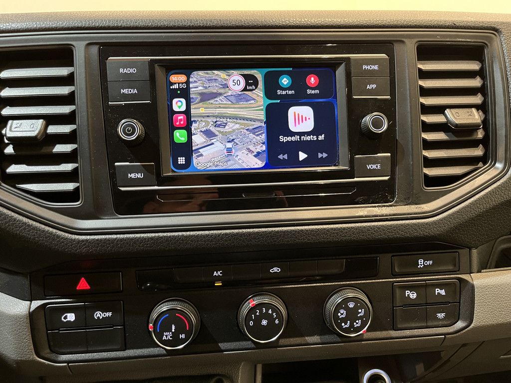 Volkswagen Crafter 35 2.0 TDI L3H2 140 PK / Euro 6 / 3.000 KG Trekgewicht / Airco / Camera / Carplay