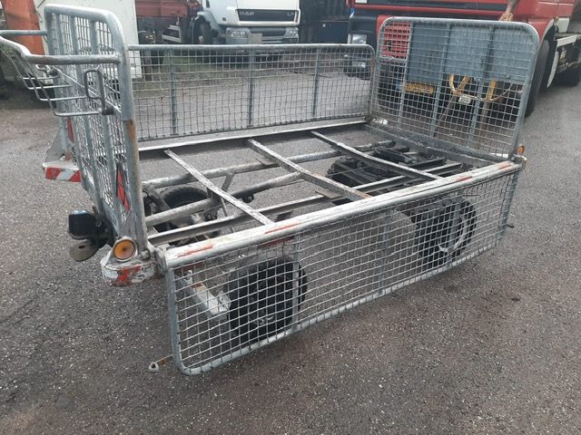 Diverse aanhangers met containerrails / tank/losse tank/open