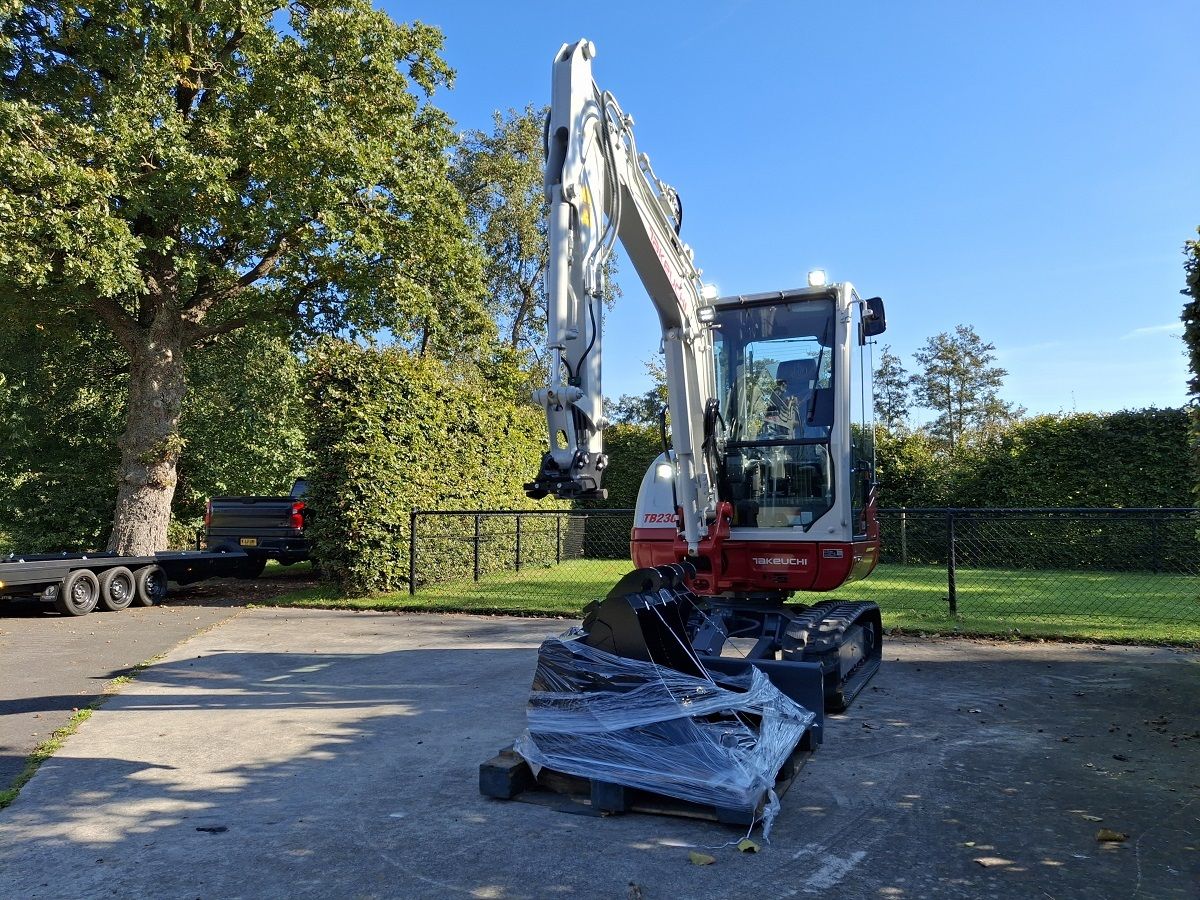 Takeuchi TB230, minigraver, minikraan, BJ2026, Nieuw!