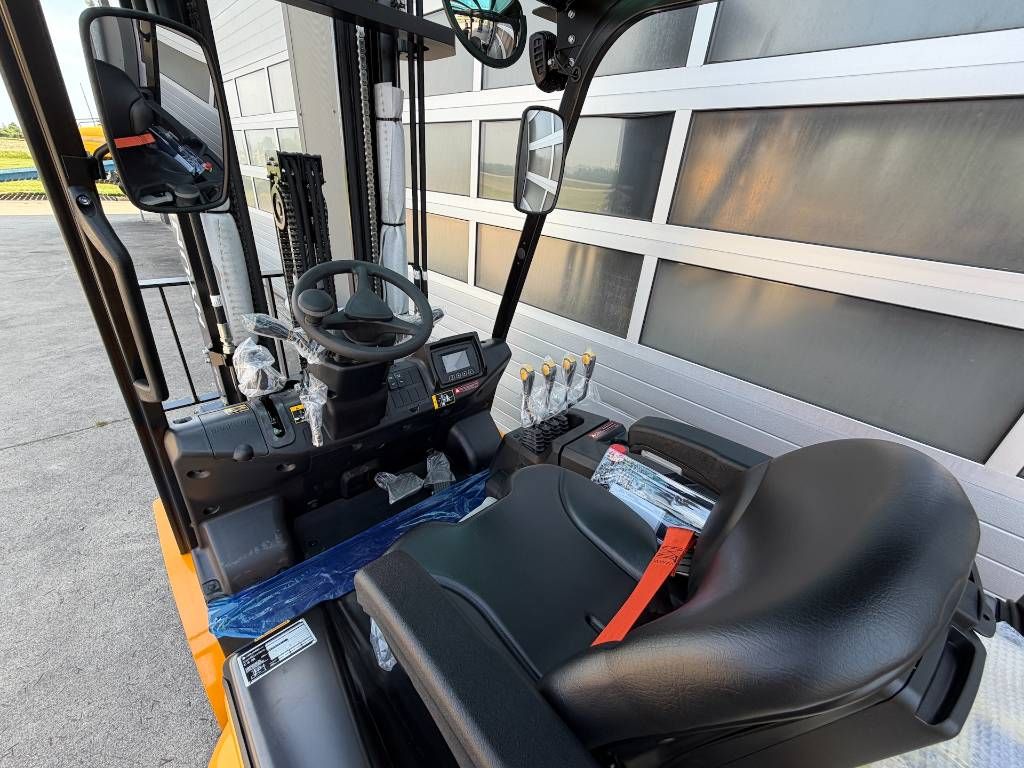 Hyundai 35BE-X elektrische heftruck 3-delige 6000mm mast t