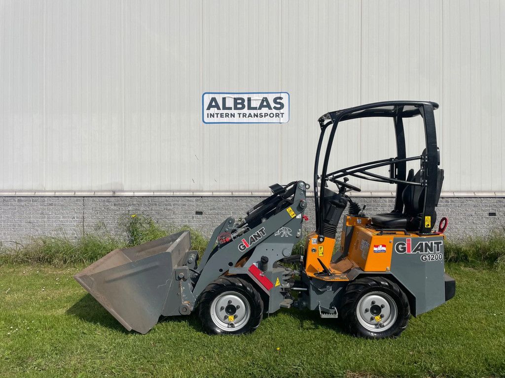 Giant G1200 kniklader shovel slechts 110 uur!