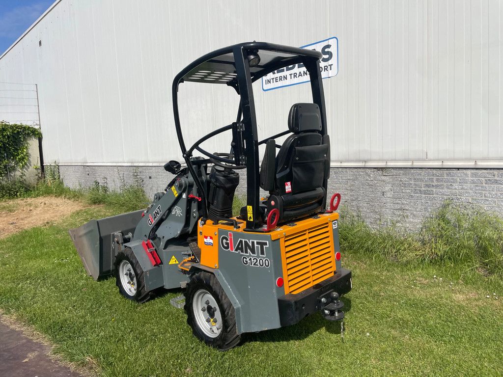 Giant G1200 kniklader shovel slechts 110 uur!