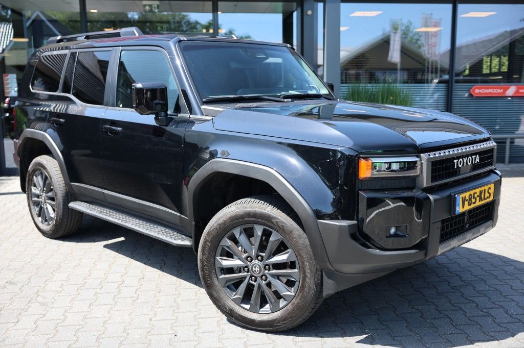 Toyota Landcruiser 250 2.8 D-4D 5DRS PROFESSIONAL A/T VAN
