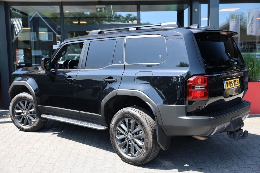 Toyota Landcruiser 250 2.8 D-4D 5DRS PROFESSIONAL A/T VAN