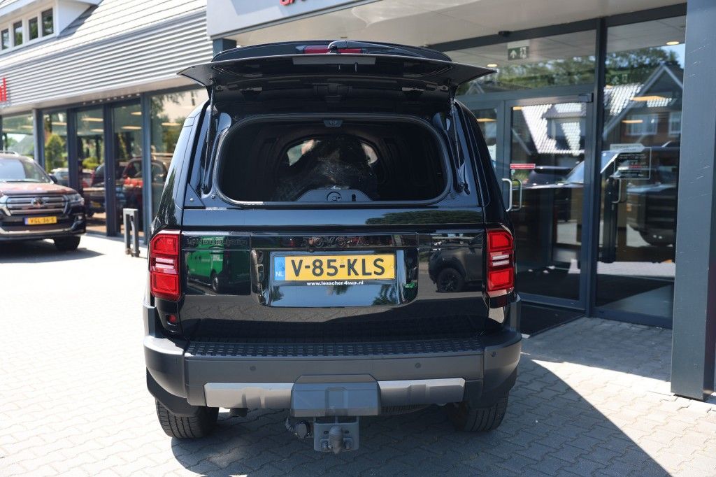Toyota Landcruiser 250 2.8 D-4D 5DRS PROFESSIONAL A/T VAN