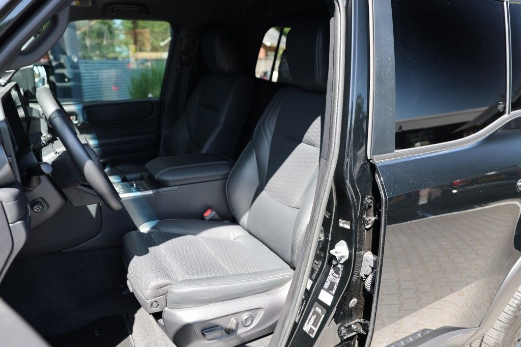 Toyota Landcruiser 250 2.8 D-4D 5DRS PROFESSIONAL A/T VAN