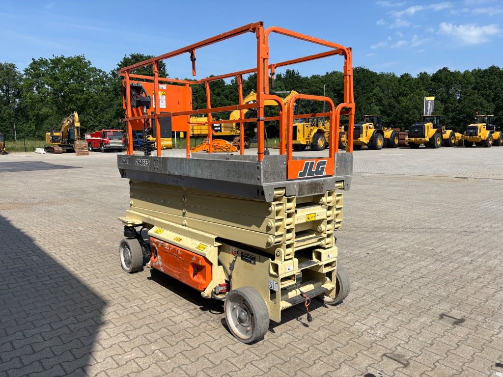 JLG 2646 ES