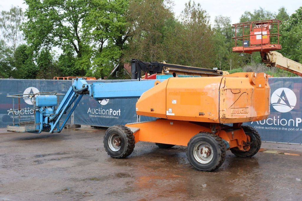 Teleskop-Arbeitsbühne Aichi SP14CJ Diesel 16m 2008