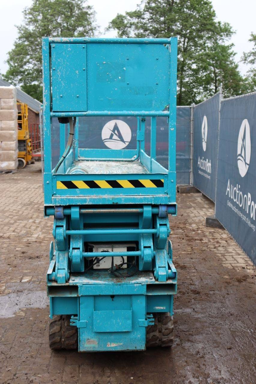 Scissor lift Airman ENCL06 8m 2008