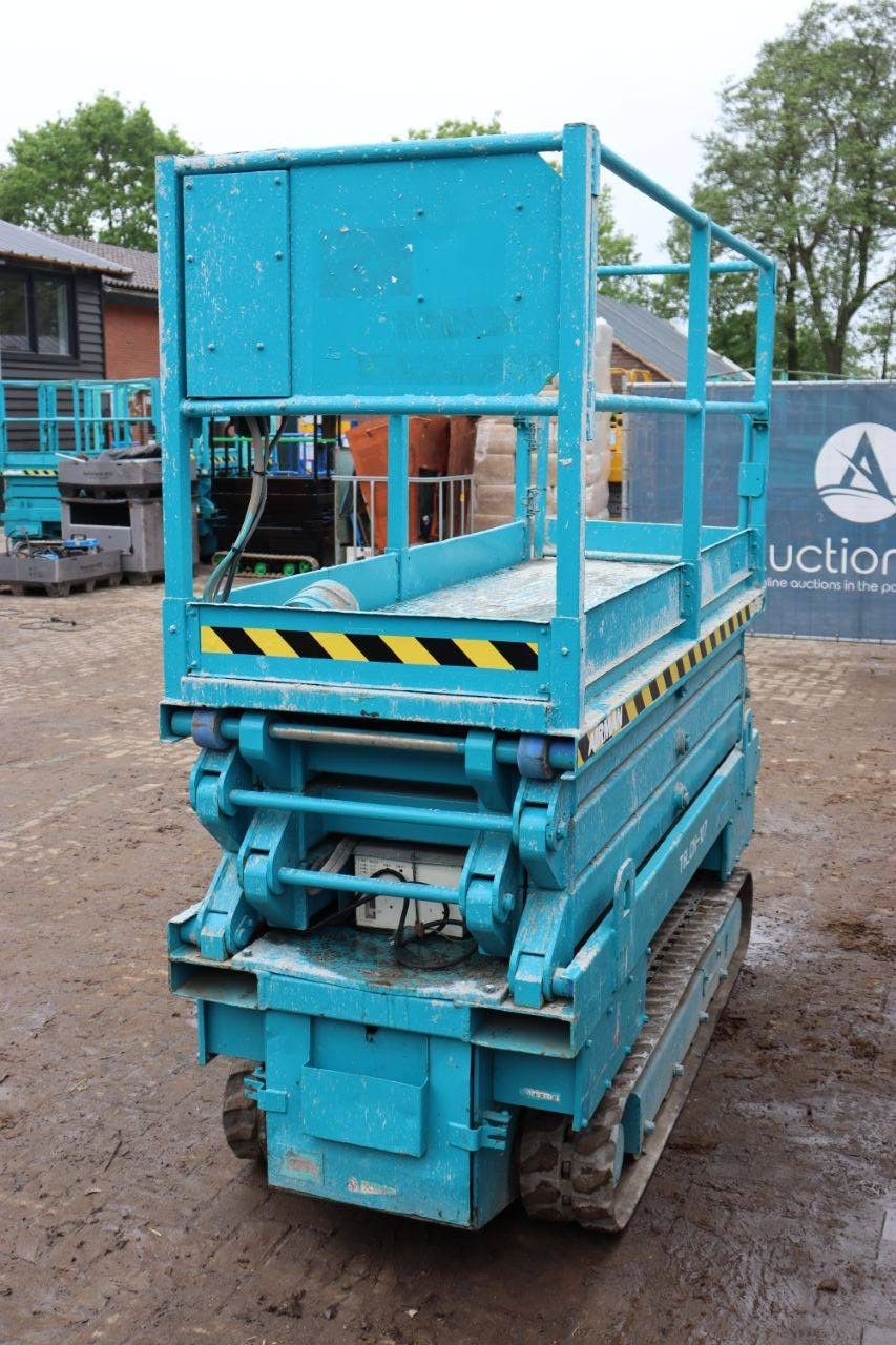 Scissor lift Airman ENCL06 8m 2008