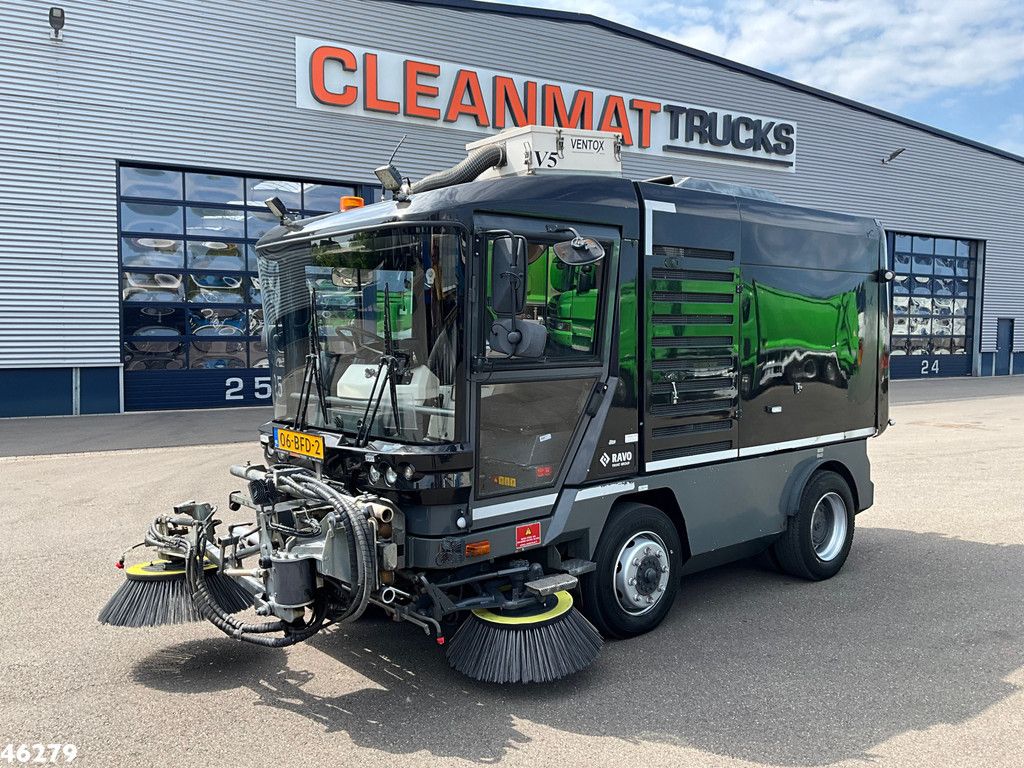Ravo 580 with 3-rd brush