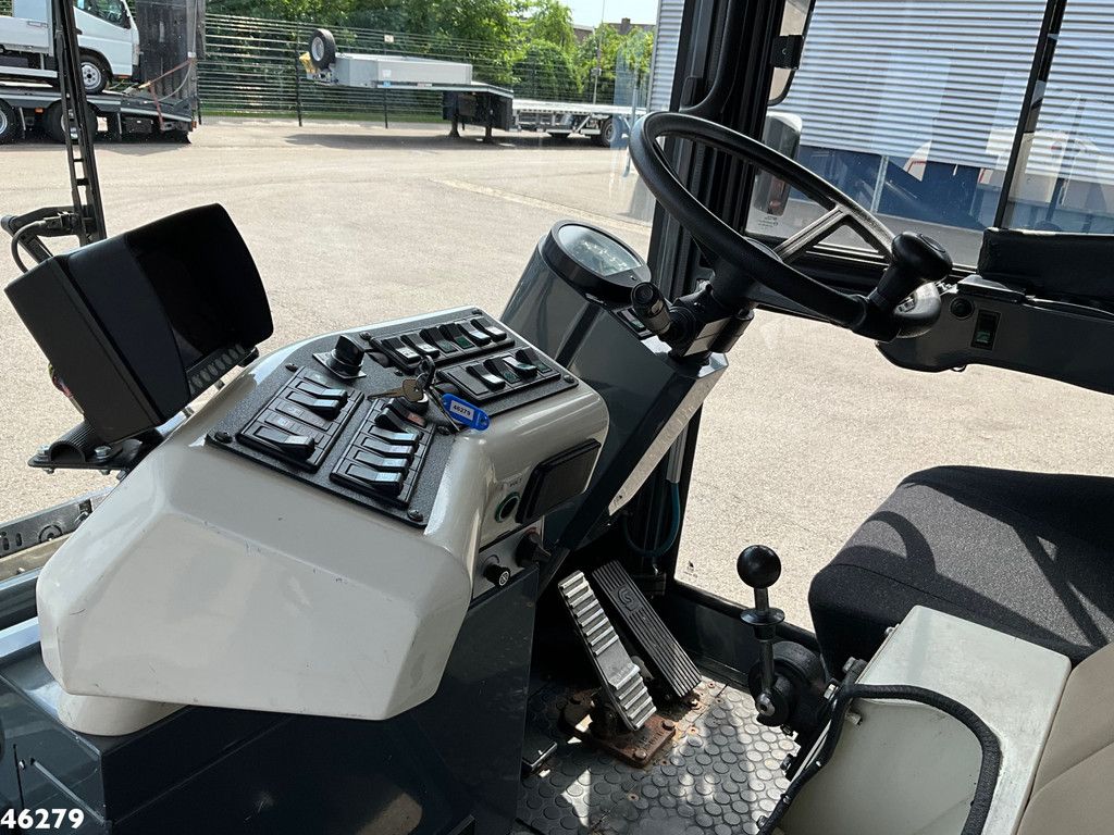 Ravo 580 with 3-rd brush