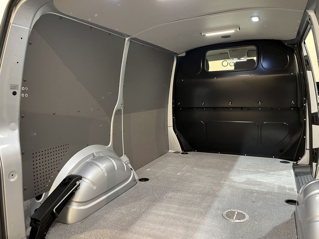 Volkswagen Transporter 2.0 TDI L1H1 150 PK Automaat / Euro 6 / Airco / CarPlay / Cruise Control Adap. / Navigatie / PDC / 3-Zits