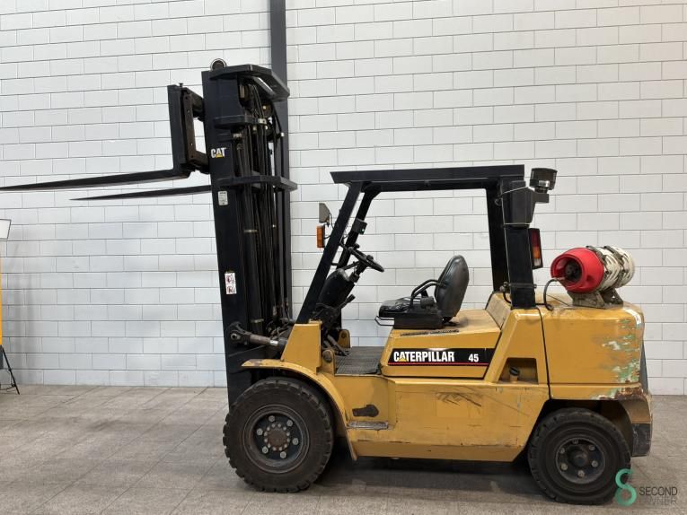 Gabelstapler Diesel Caterpillar GP45K 2005