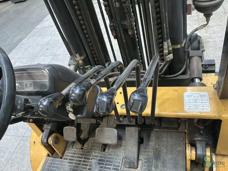 Gabelstapler Diesel Caterpillar GP45K 2005